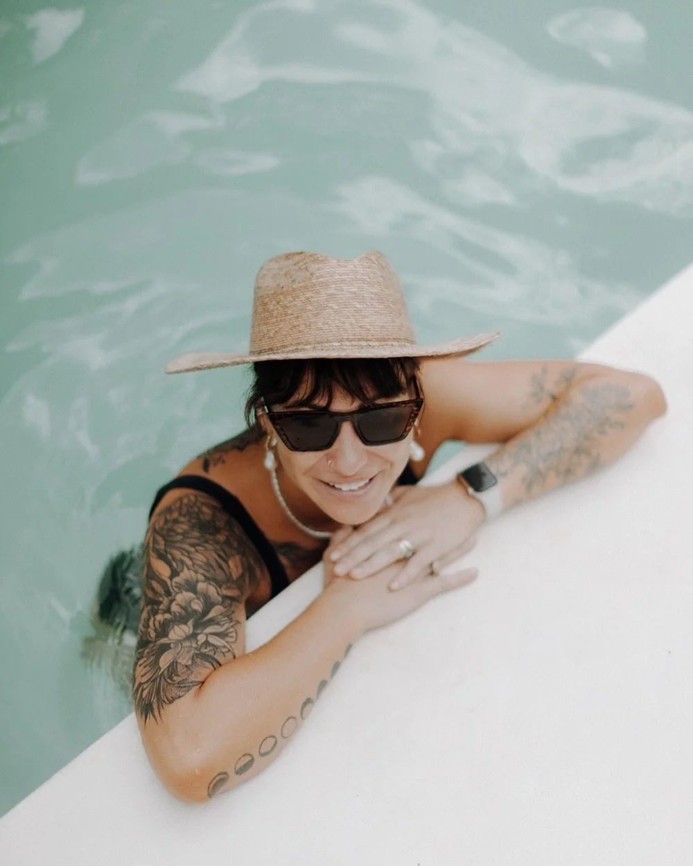 Do you know what this smile means? It means we&rsquo;re in our February retreats and yes - you guessed right! We have seasons last availability for @das_bootcamp retreat! 
Run run run and click click click and book your spot now and forever become a 